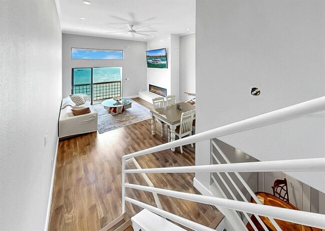 Building Photo - 6504 Surfside Blvd