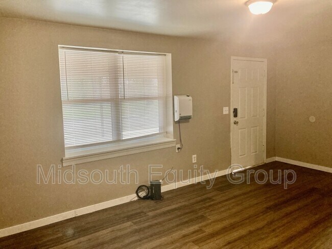 Building Photo - 127 Northside Ave