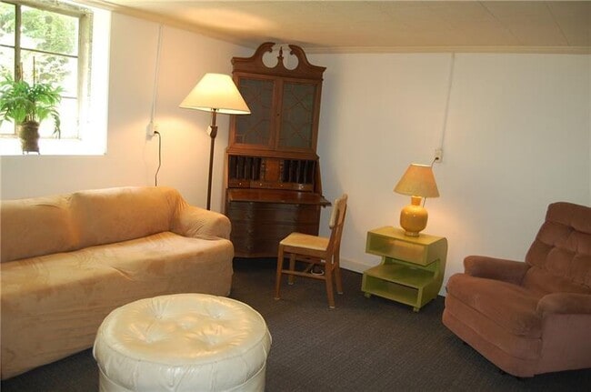 Building Photo - 649 Kenilworth Cir