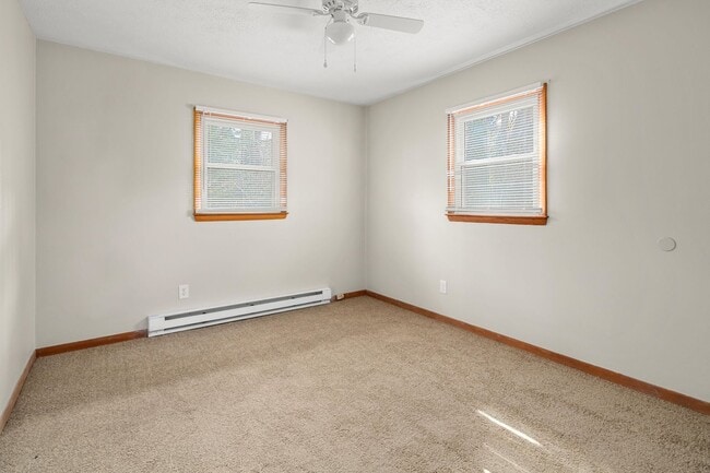 Building Photo - Haw Creek House