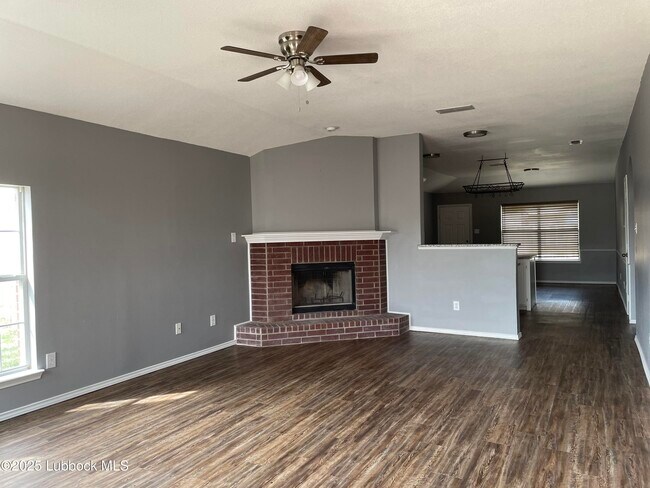 Building Photo - 509 N Iola Ave