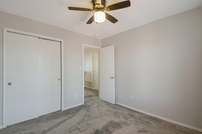 Building Photo - 10501 Trieste Ct NW