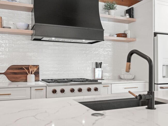 Building Photo - 3250 Chestnut Run Dr