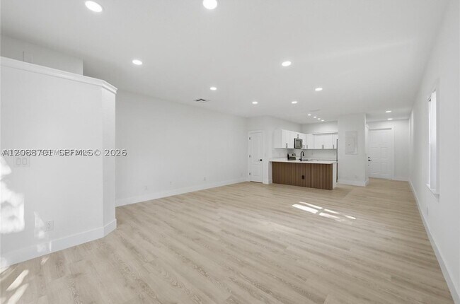 Building Photo - 5703 NW 48th Ave