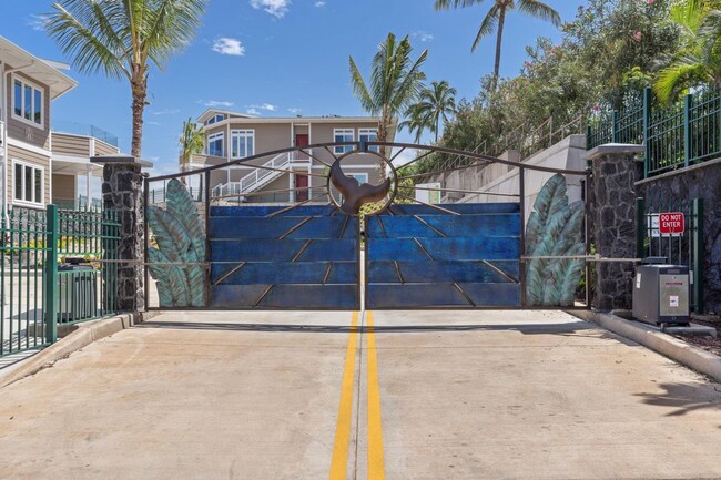 Primary Photo - Luxury 3/2 Grated Community in South Kihei.