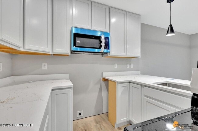 Building Photo - 623 Rita Cir