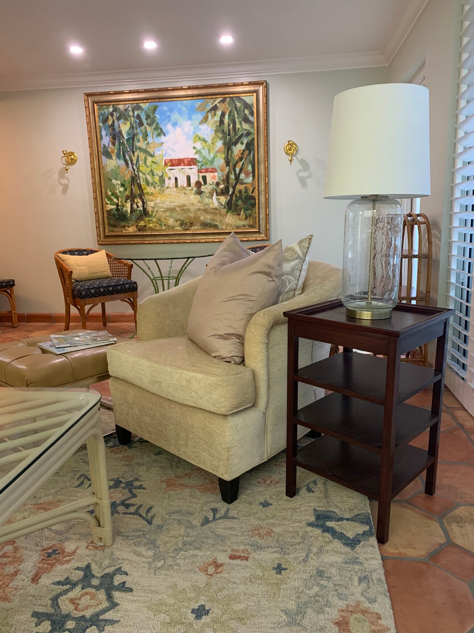 Living Room - 401 Peruvian Ave