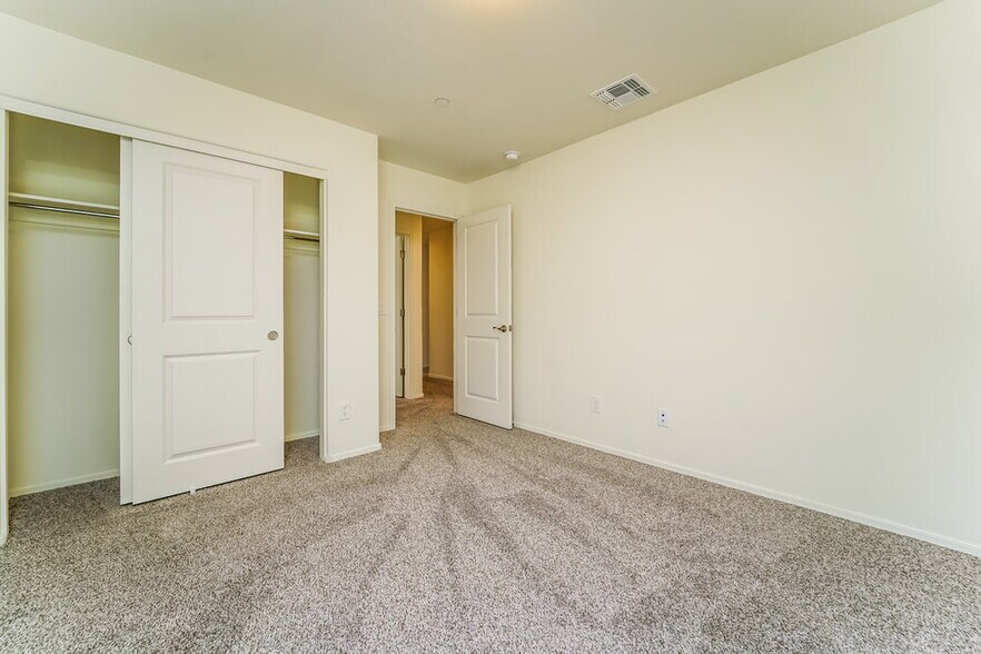 Building Photo - 10696 W Embrey Dr