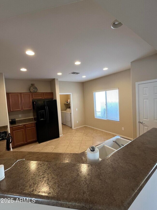 Building Photo - 26087 W Tonto Ln