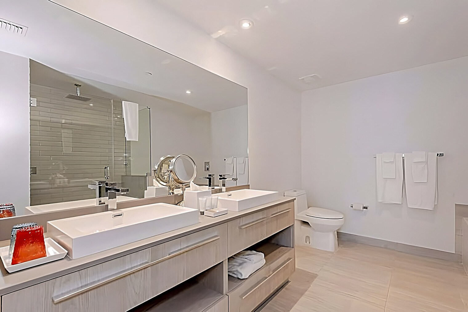 Building Photo - 4010 S Ocean Dr