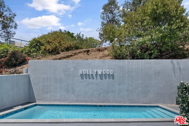 Building Photo - 6181 Temple Hill Dr