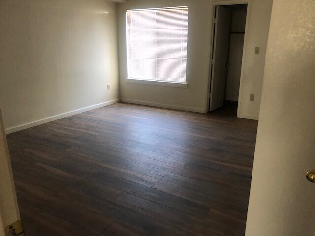 Building Photo - 3950 Clear Acre Ln