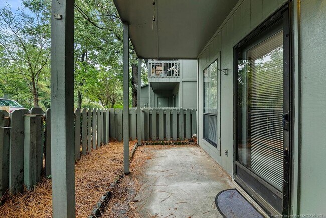 Building Photo - 1865 Tryon Dr