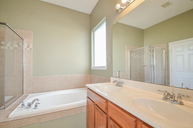 Building Photo - 7114 Cornflower Ln