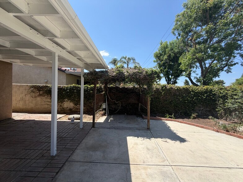 Building Photo - 10808 Tivoli Ct