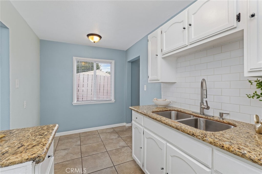 Kitchen - 1048 S Record Ave