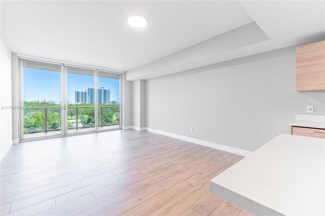 Building Photo - 16385 Biscayne Blvd