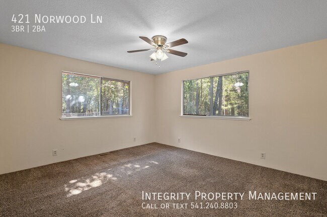 Building Photo - 421 Norwood Ln
