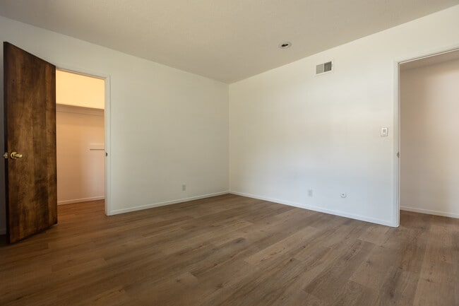 Building Photo - 1855 Alpha St