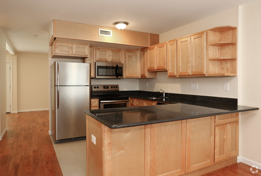 Kitchen - Dwight Garden Apartments