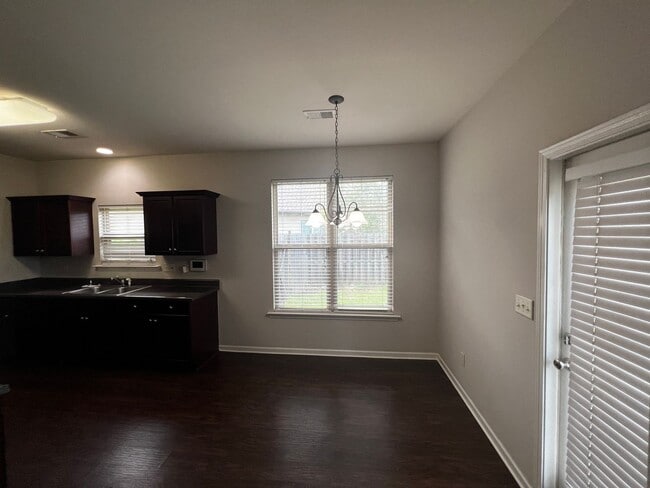 Building Photo - Coming Soon- Available August 3, 2025. Moody’s Avalon Subdivision 3 BR / 2  Bath
