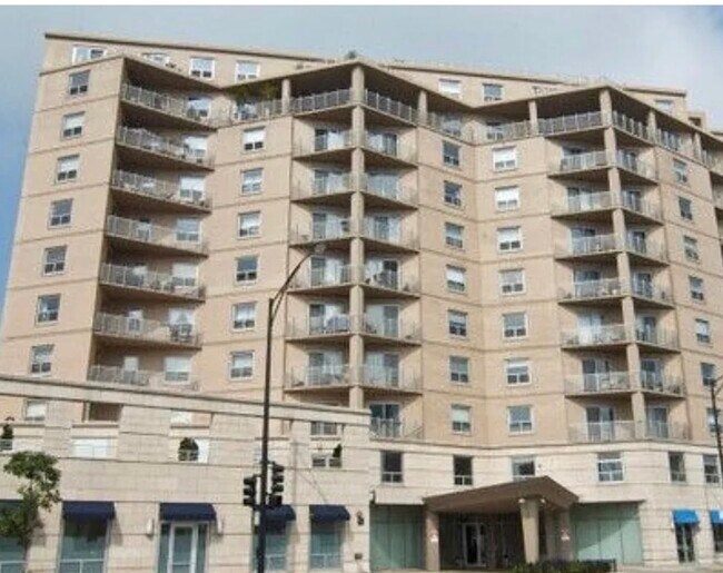 Building Photo - 4350 N Broadway St