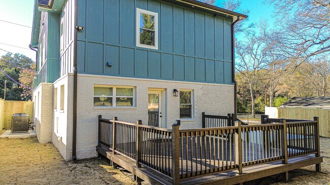 Building Photo - 2813 Mead Rd