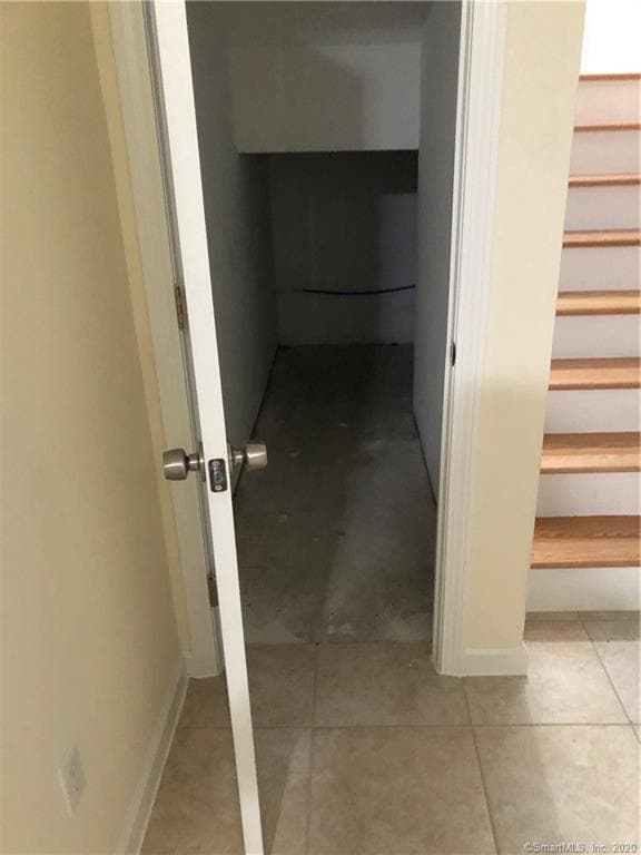 Building Photo - 19 Oak Meadows Dr