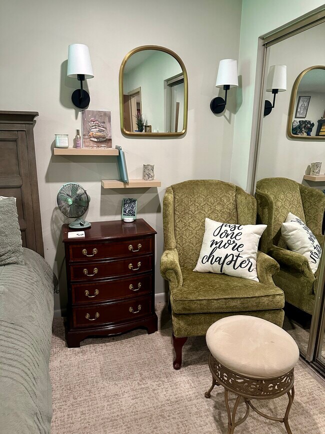 Building Photo - 15 Thayer Pond Dr