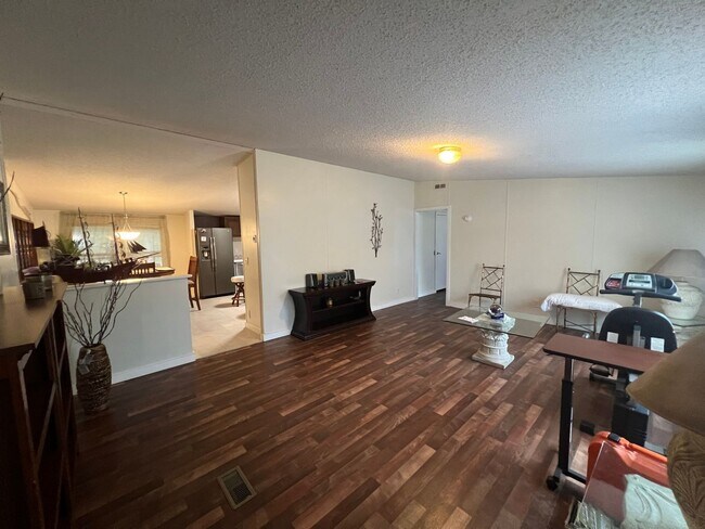 Building Photo - AVAILABLE MID-MARCH 2026! (Pet Friendly)