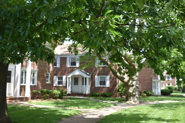 Building Photo - Beacon Village