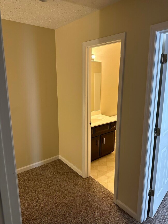 Building Photo - 1021 Excel Ct