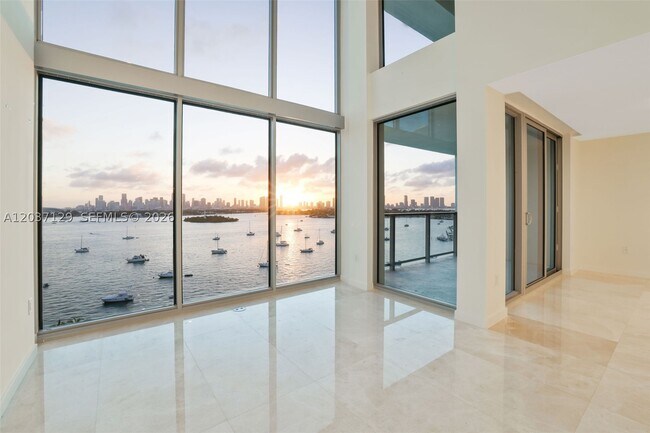Building Photo - 1500 Bay Dr E