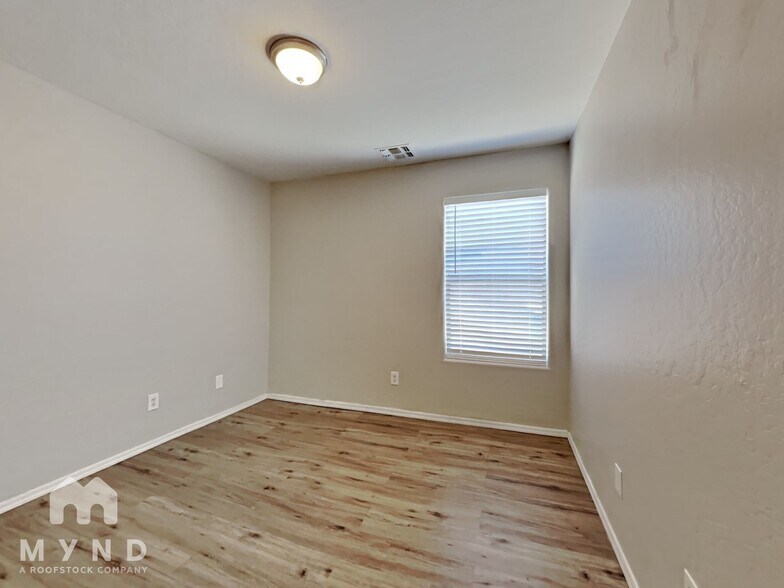 Building Photo - 7922 W Whyman Ave