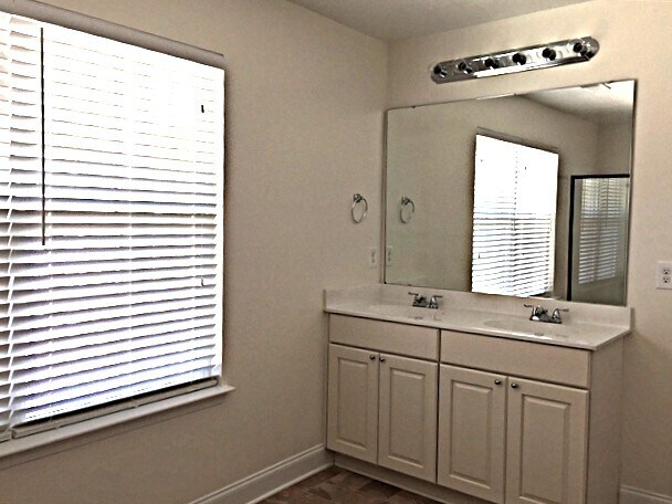 Building Photo - 452 Brick Kiln Dr