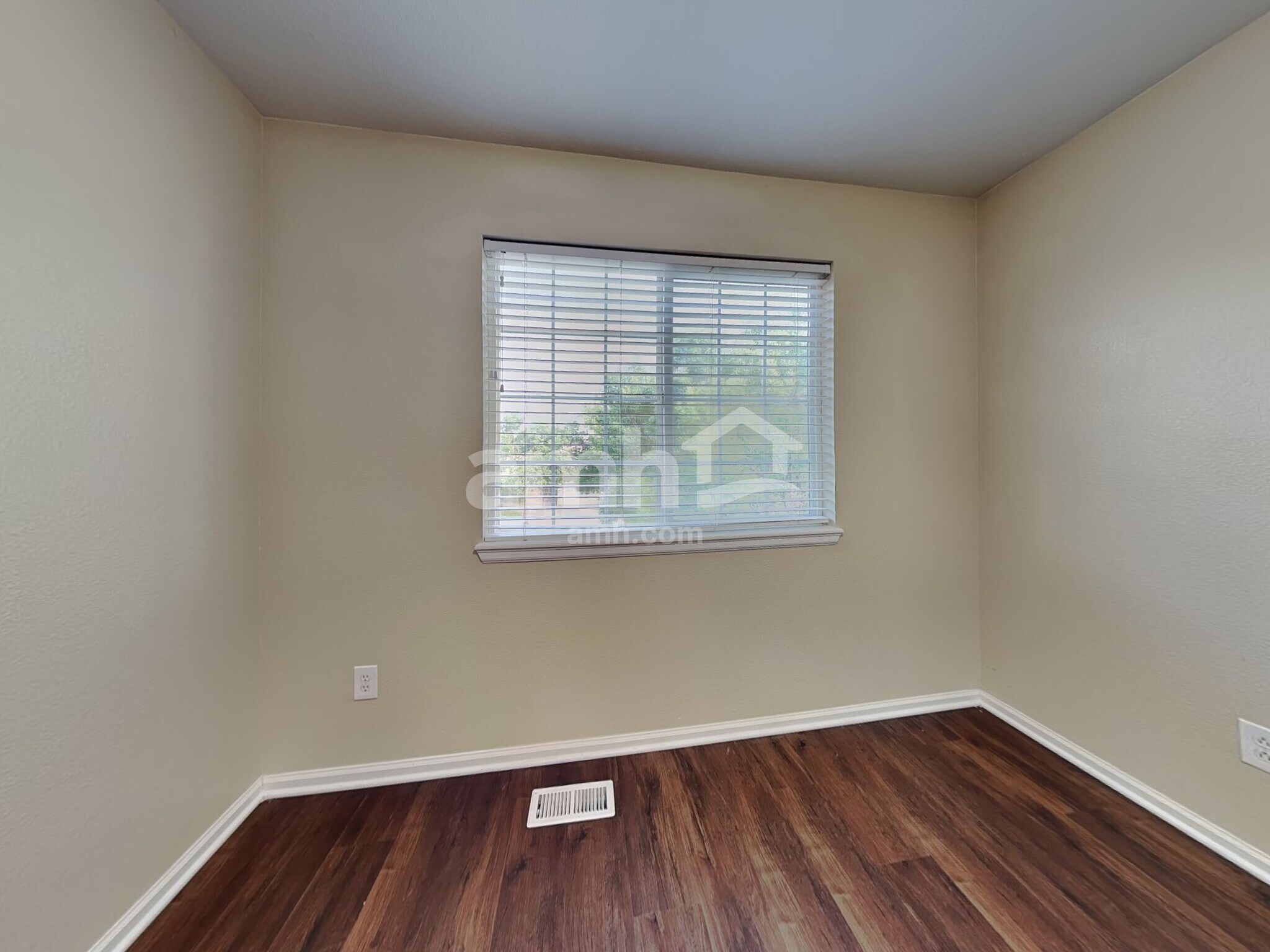 Building Photo - 469 Hayloft Way