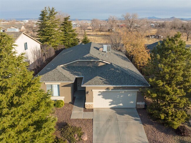 Building Photo - 4 bedroom 2 bath home in Highlands Ranch neighborhood in Chino Valley