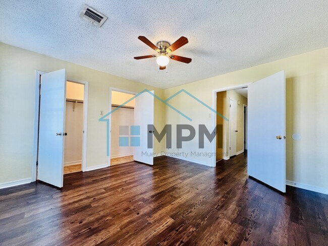 Building Photo - 69 Colonial Dr