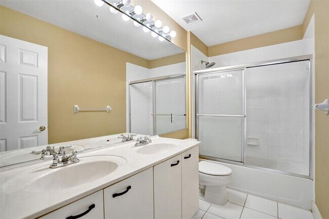 Building Photo - 10442 NW 60th Pl