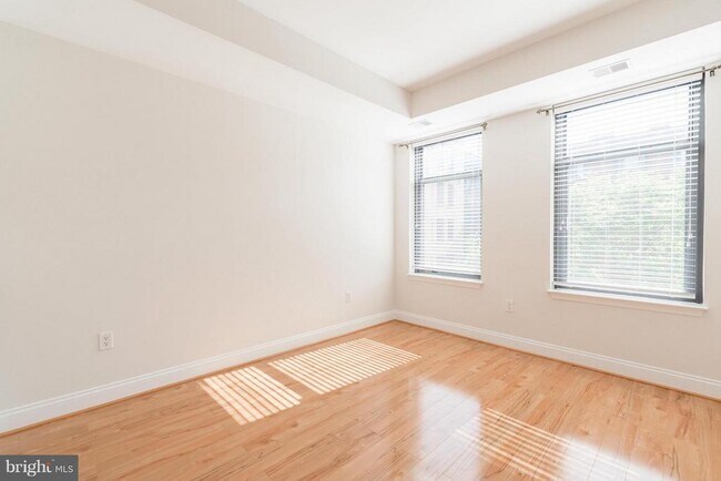 Building Photo - 525 N Fayette St