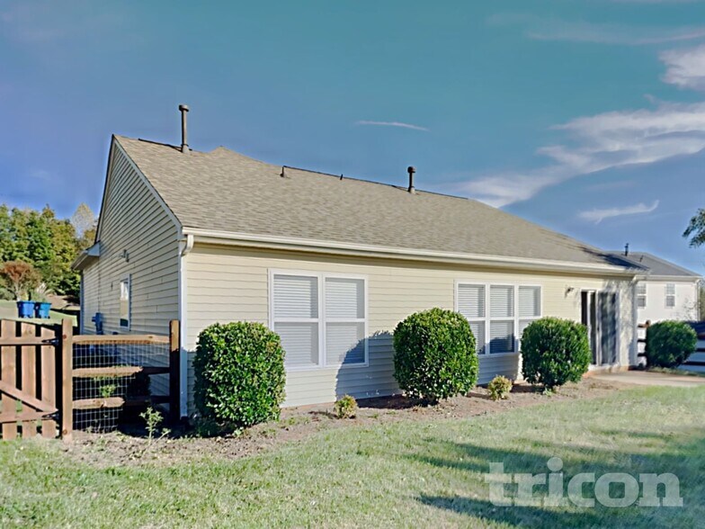 Building Photo - 6916 Brandon Chase Ln