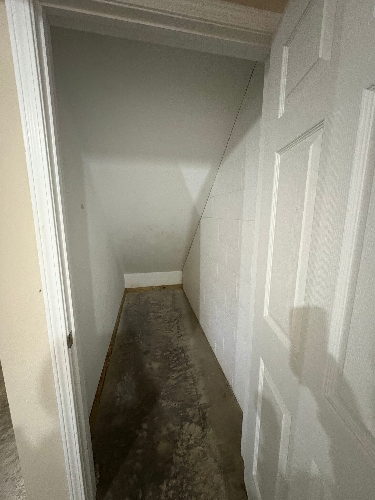 Building Photo - 2108 Pleasant View Dr