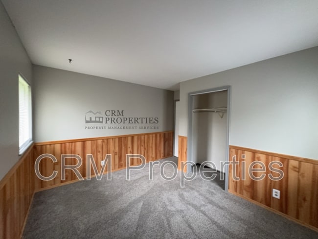 Building Photo - 212 Southlea Dr