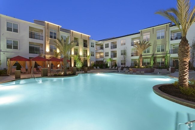 Building Photo - Domain on the Parkway