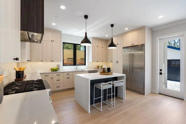 Building Photo - Contemporary Mount Carmel Retreat with Seamless Indoor-Outdoor Living
