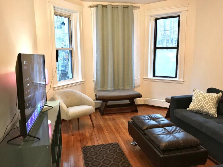 Building Photo - 109 Strathmore Rd