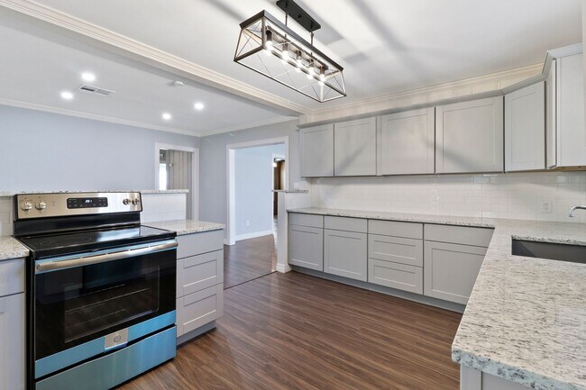 Building Photo - Completely Renovated Home Less Than 1 Mile From TCU