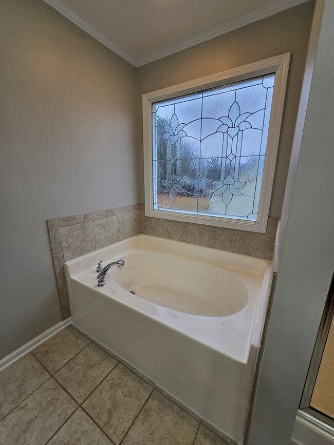 Building Photo - NEW LISTING!!!!!