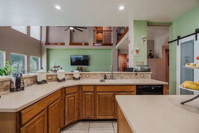 Building Photo - 808 Sabona Dr