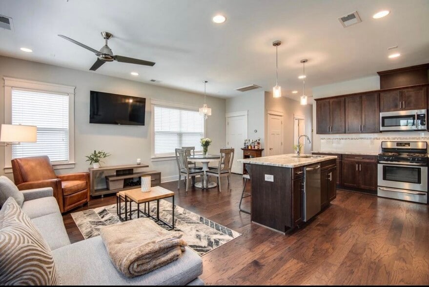 Building Photo - 710 Buchanan St